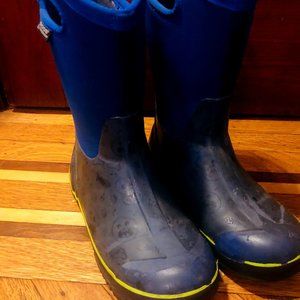 Bogs size 5 (for a teen/tween or small footed adult)